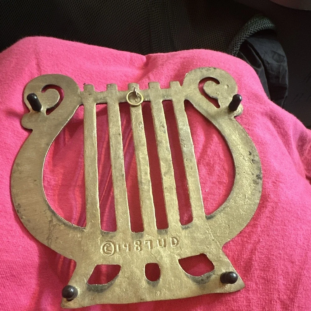 Brass Gold Lyre Shape Novelty Trivet Hot Plate Stand MPN 9487UD